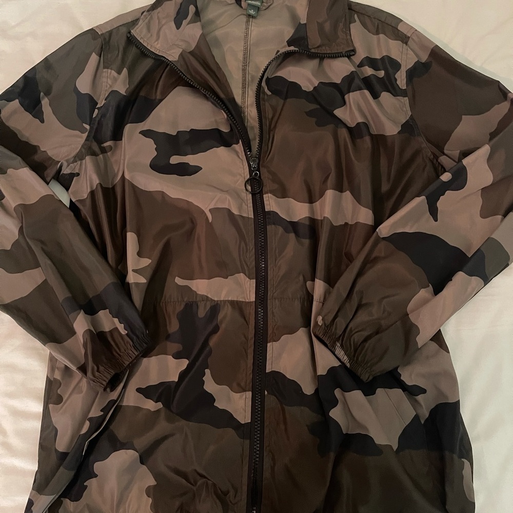 Wild fable camo wind breaker